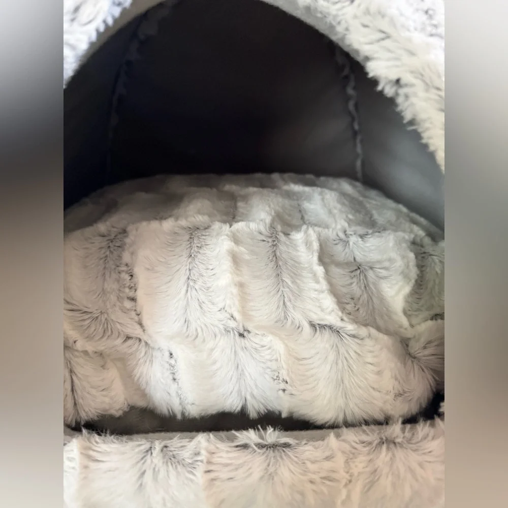 NEW Cozy Gray Cat Bed